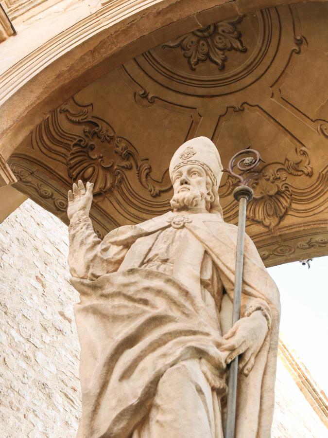 Casa Armanni - La Tua Casa Di Pietra Lejlighed Gubbio Eksteriør billede