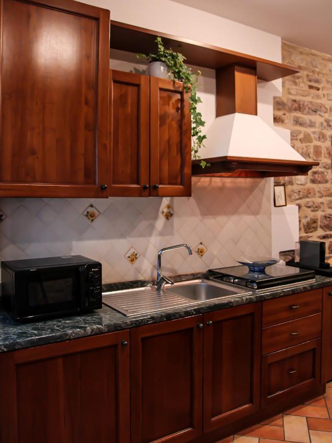 Casa Armanni - La Tua Casa Di Pietra Lejlighed Gubbio Eksteriør billede