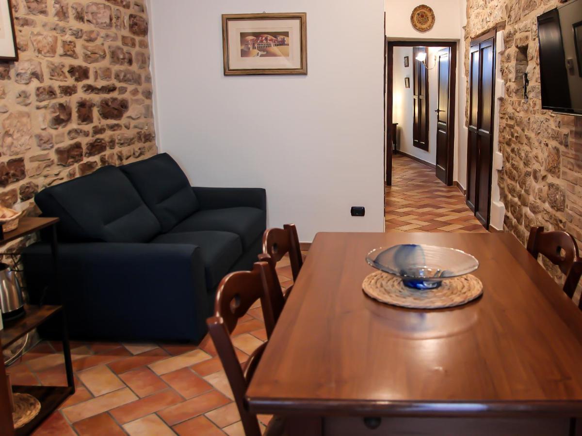 Casa Armanni - La Tua Casa Di Pietra Lejlighed Gubbio Eksteriør billede