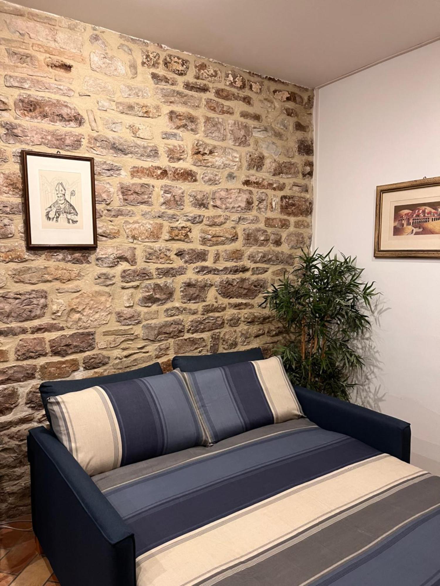 Casa Armanni - La Tua Casa Di Pietra Lejlighed Gubbio Eksteriør billede
